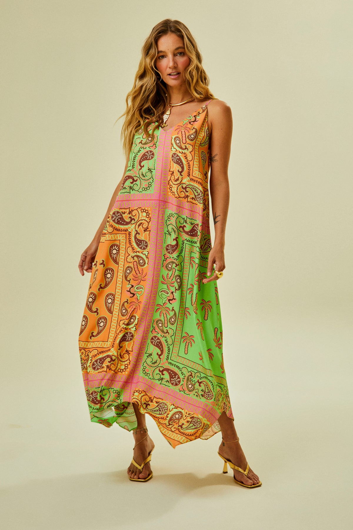 Vestido Md Long Lc Enquadro Solar